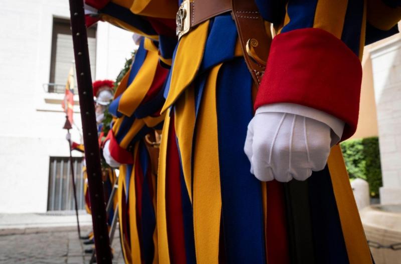 Папська гвардія: внутрішнє розслідування у зв'язку з конфліктом на робочому місці.