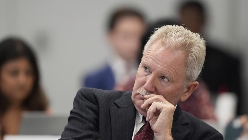 Скандальні коментарі щодо вакцин: новопризначений керівник комітету CDC провів паралелі між вакцинацією від COVID-19 та Голокостом, а також висловився про 