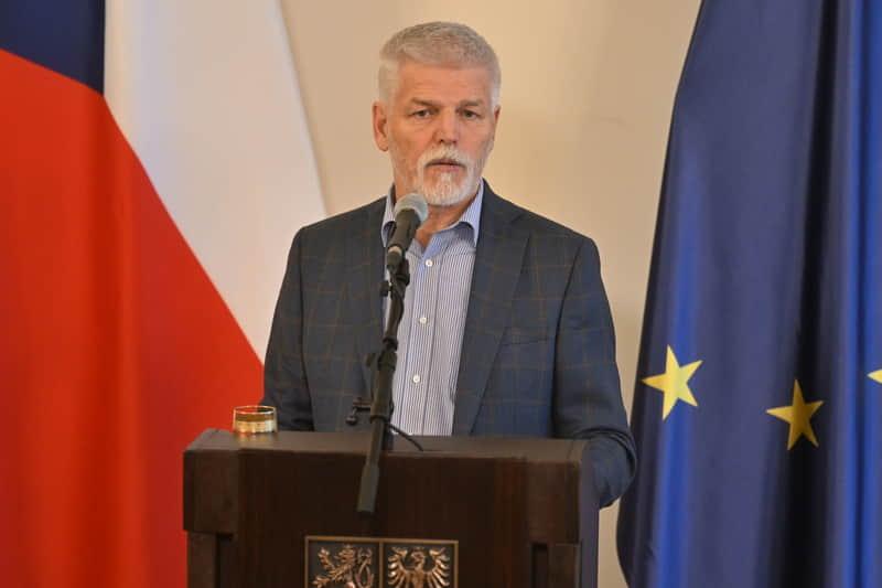Президент Чехії висловив стурбованість щодо спроби шантажу та intimidacji з боку міністра закордонних справ.