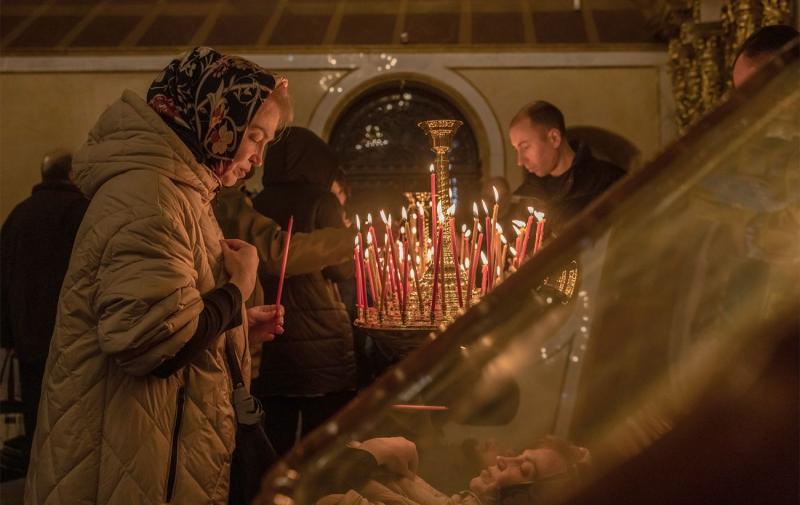 Церковне свято 2 грудня: що заборонено робити, обряди та іменини.