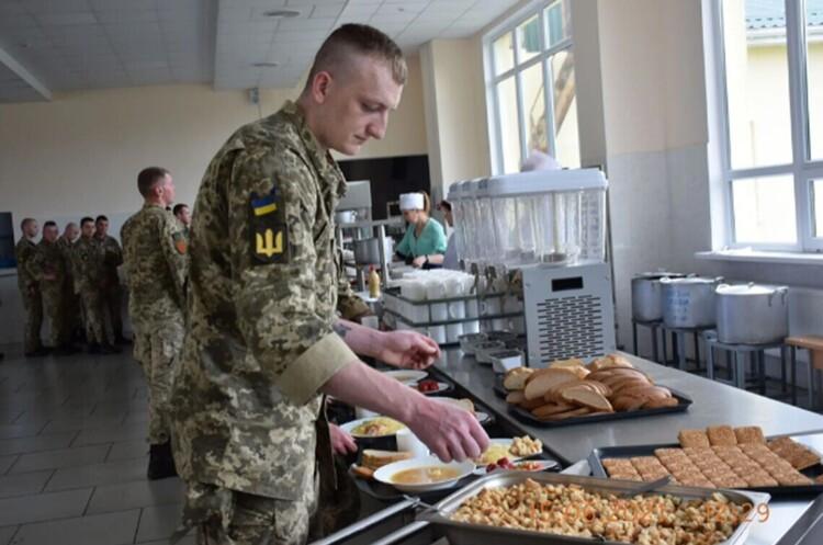 Міністерство оборони ухвалило рішення щодо нових раціонів сухих пайків для військовослужбовців.