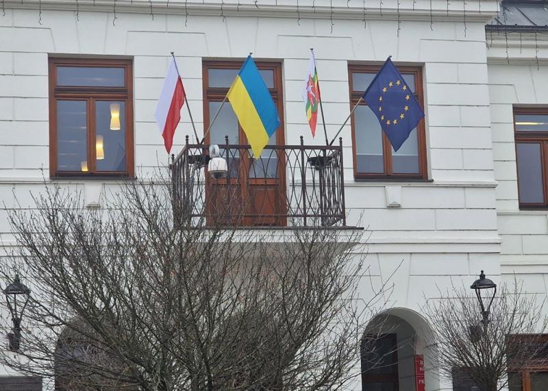 У Польщі на мітингу проросійського політика відбулася інцидент, під час якого було зірвано український прапор.