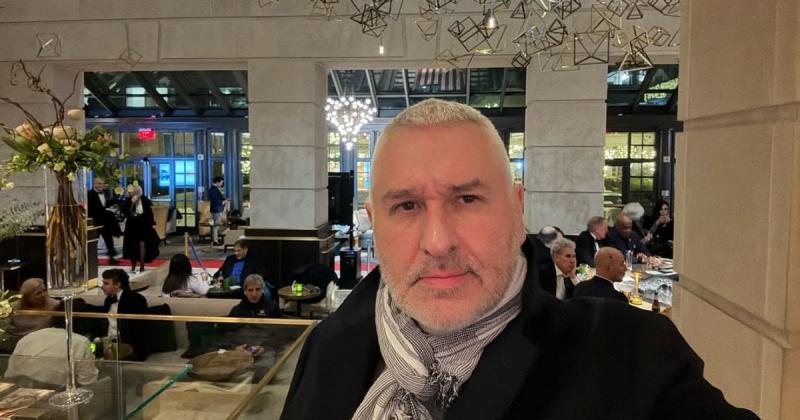 54-річний Марк Фейгін зав'язав стосунки з українською жінкою та поділився знімком їхньої дочки, яка з'явилася на світ у секреті.