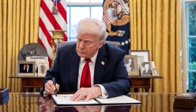 Адміністрація Трампа має намір знизити кількість прийнятих біженців до безпрецедентно низьких показників, повідомляє The New York Times.