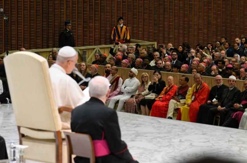 Папа: релігії мають сприяти позбавленню від кайданів упередженості та ненависті - Vatican News