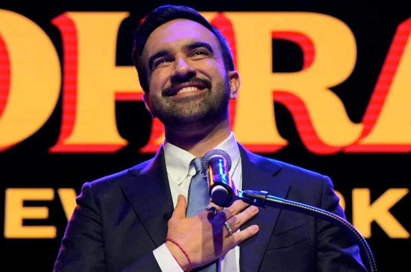 NYP представила на своїй обкладинці нового мера Нью-Йорка, що тримає в руках серп і молот.