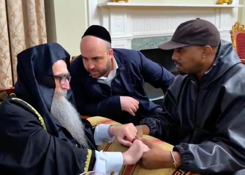 Каньє Вест офіційно вибачився перед рабином за свої антисемітські висловлювання.