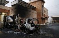 Ізраїльські поселенці здійснили підпал складського приміщення, а також села і земельних ділянок у палестинських територіях на Західному березі.