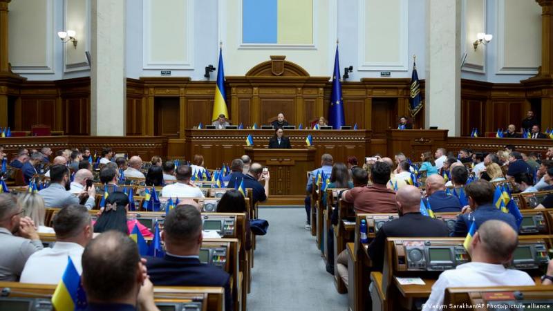 Які проблеми існують в українській версії Європейської хартії мов?