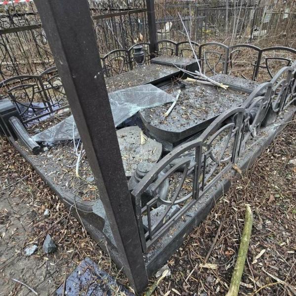 Атака на цвинтар у Харкові: російські військові завдали шкоди єврейському сектору, - ФОТО