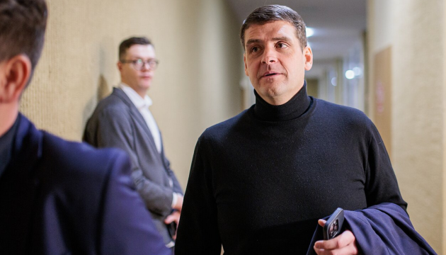 Судовий орган визнав литовського парламентаря culpable за антисемітські коментарі та наклав на нього штраф.