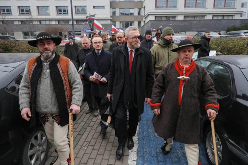 Судові розгляди щодо скандально відомого польського євродепутата Брауна були ініційовані.
