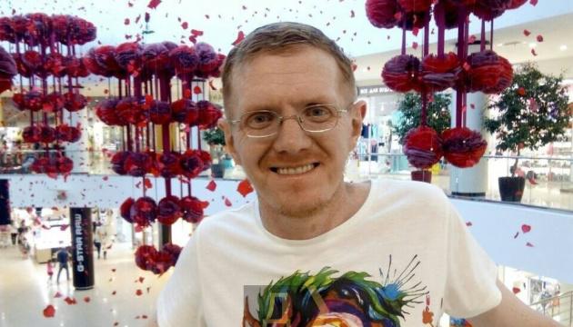 Згідно з інформацією ЗМІ, чоловік, який був вбитий на Фонтанській дорозі в Одесі, керував благодійним фондом і мав фінансові зобов'язання.