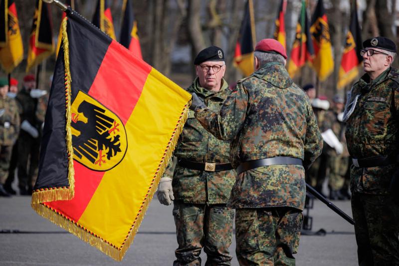 Після гучного скандалу в престижному підрозділі Бундесверу було звільнено дев'ять військовослужбовців, і на цьому не планують зупинятися — очікуються нові звільнення.