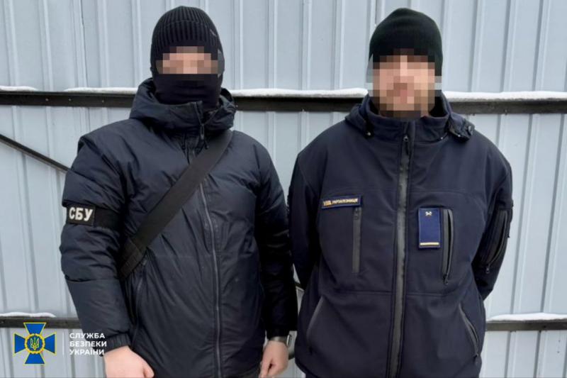 У Харкові правоохоронці затримали співробітника 