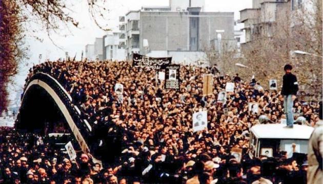 Як Іран прагнув до модернізації, він натомість зіткнувся з середньовічним фанатизмом.