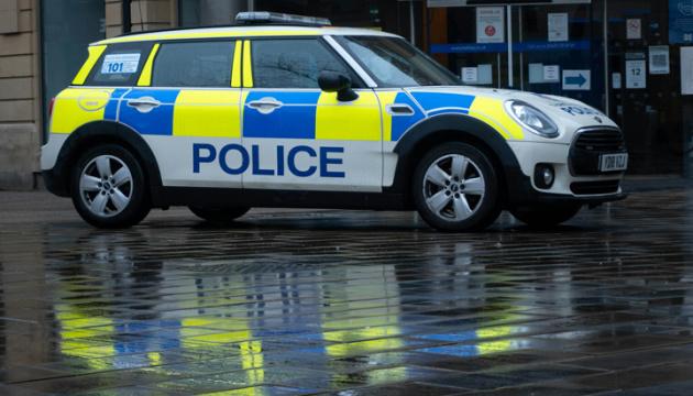 У Лондоні затримано двох людей за підпал автомобілів 