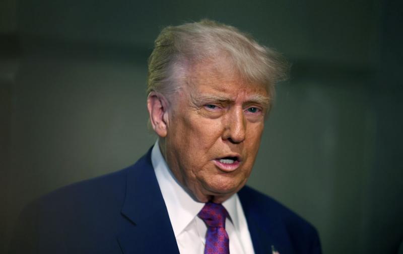 Трампа терміново вивели з вечері у Білому домі через інцидент зі стріляниною.