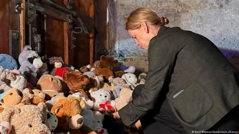 Після Мерца до Києва завітала міністерка освіти Німеччини Прін.